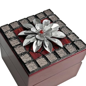 Flower & Mosaic Topped Wooden Box, Embellished Trinket Keepsake Jewelry Box, Flower Topped Box, Wood Mosaic Flower Box, Wooden Gift Box,