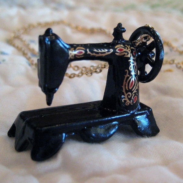 Sewing Machine Necklace - Seamtress Necklace - Singer Sewing