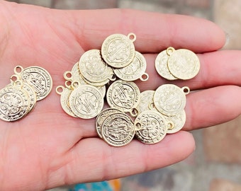 Medalla de San Benito chapada en oro de 18k-Medallas Católicas Charm de San Benito moneda-medalla de San Benito-favores-regalos-Medallas de San Benito Religiosas