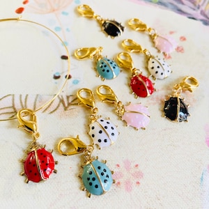 Clip auf Emaille Marienkäfer-Stichmarkierer Lot von LadyBug-Anhängern-Emalierte Insekten Anschlüsse-Schiffe aus den USA-Spaß Skarabäen Anhänger, Glücksbringer