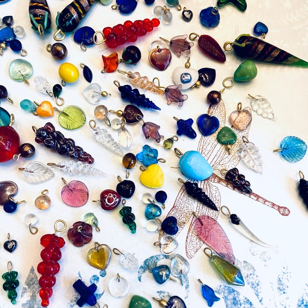Lot of assorted Glass pendant-hearts blooms glass charms-Rainbow multicolored glass leaves floral pendant charms-chili peppers