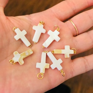 Pendant Mother of Pearl Cross charms Pendant-Cream ofwhite Shell cross pendants Beads-tiny cross charms-religious Rosary components Crosses