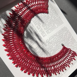 Rött traditionellt halsband Pärlhalsband Silyanka Seed bead Gerdan rött halsband Ukrainska smycken Vyshyvanka Kvällshalsband Boho