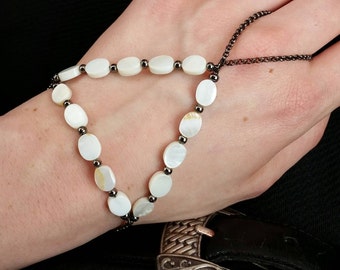OOAK shell & gunmetal triangle hand chain / nickel free jewelry / beaded hand chain jewelry / slave bracelet jewelry / HEY092