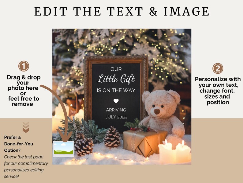 Pode incluir: Um letreiro de quadro-negro preto com texto branco que diz "Our Little Gift Is On The Way" e "Arriving July 2025". Um pequeno cora&ccedil;&atilde;o branco est&aacute; acima do texto "Arriving July 2025". Um urso de peluche senta-se ao lado do letreiro. O letreiro &eacute; rodeado por pinhas, um presente embrulhado e velas.