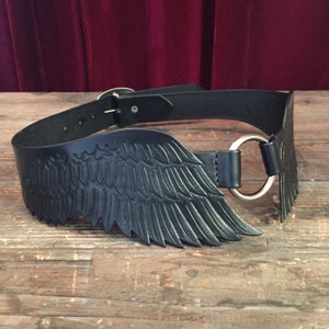 Feathered Bird Wings Tooled Leather Waist Sized Buckle Back Belt
