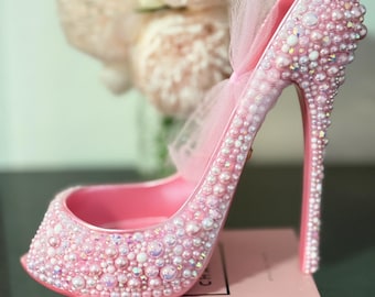 Perle & Strass High Heel Weinregal: Glamouröses Weindekor
