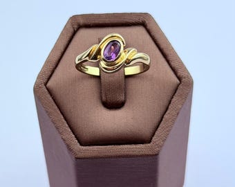 9ct Yellow Gold Brazilian Amethyst Ring — Vintage Size P, Hallmarked 9CT, Dainty Oval Gem Estate Ring
