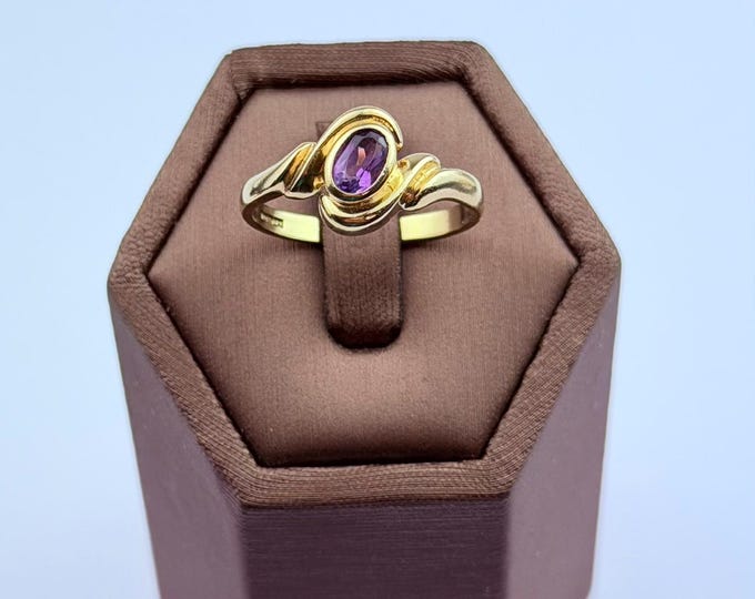 9ct Yellow Gold Brazilian Amethyst Ring — Vintage Size P, Hallmarked 9CT, Dainty Oval Gem Estate Ring
