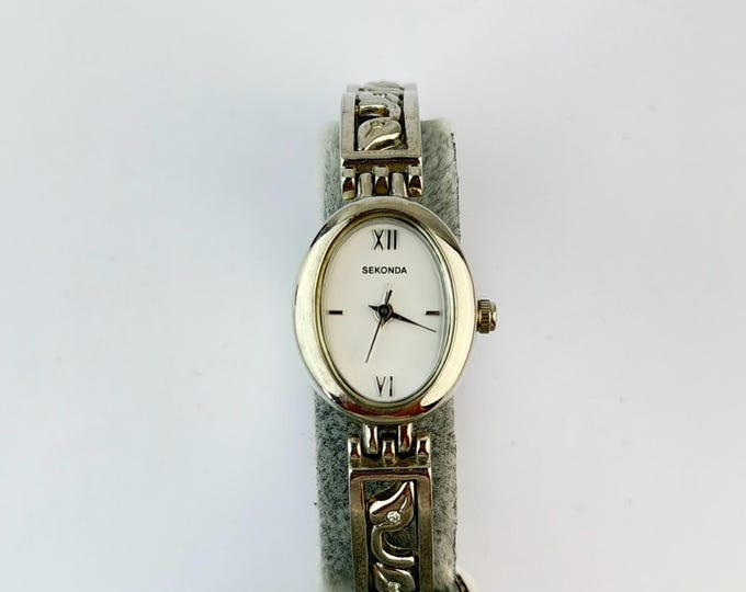 Vintage Sekonda Quartz Watch Stainless Steel, Clean Minimal Dial, Analog Wristwatch Ready to Wear
