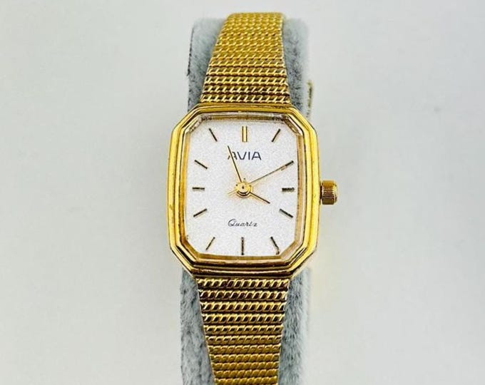 Avia Vintage Gold Plated Stainless Steel Watch, Classic Quartz Movement, Gift Boxed