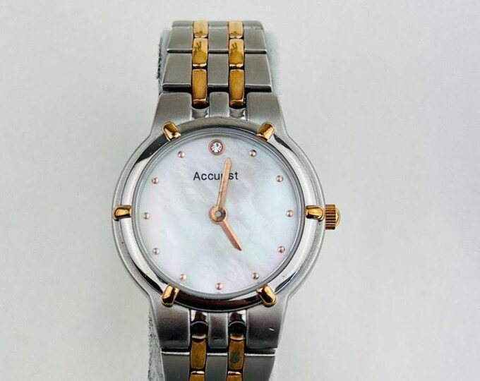 Accurist vintage ladies watch , mother of pearls dial , fully working , new battery fitted
