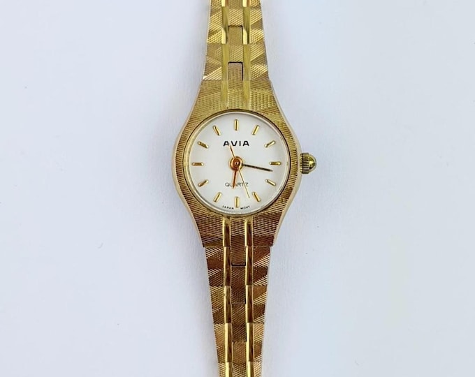 Vintage Avia Gold-Plated Quartz Ladies Watch — 1978–1985 Elegant Bracelet Timepiece