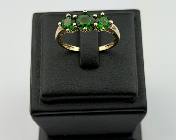 Teel tourmaline 9ct gold ring , vintage and hallmarked size 9