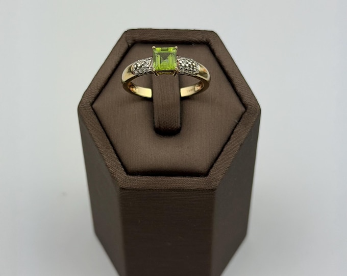 Peridot and diamond ring, 9ct gold vintage and hallmarked , natural stone size 7