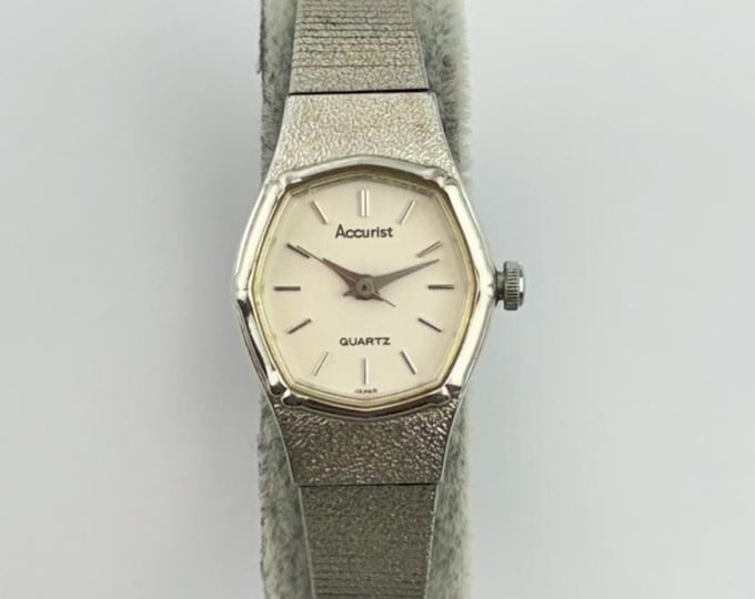 Vintage Accurist Ladies Bracelet Watch — Silver Tone Textured Band, Small Hexagonal Case, Quartz Dress Watch, Retro 1980s–1990s