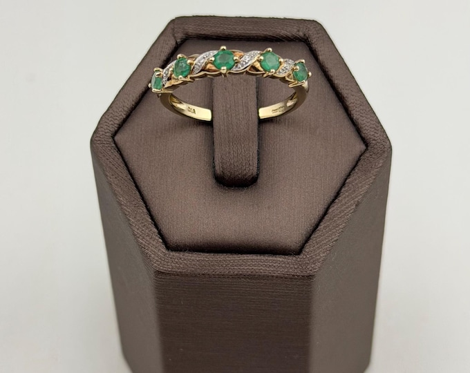 Vintage 9ct Gold Emerald and Diamond Ring | Hallmarked Mid-Century Jewelry | Size 8