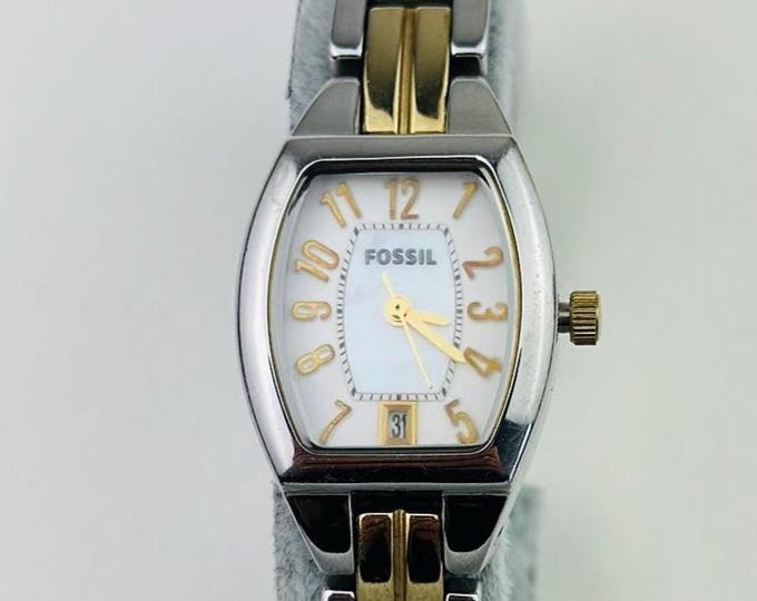 Fossil vintage ladies watch, stainless steel water resistant fully working watch , new battery fitted