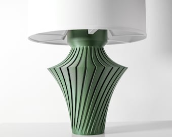 LUNU Lamp – 3D Printed Sculptural Table Lamp, Forest Green Twisted Fin Form