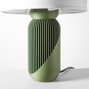 Lámpara de mesilla minimalista escandinava impresa en 3D YAB con forma de cápsula acanalada – Verde salvia imagen 2