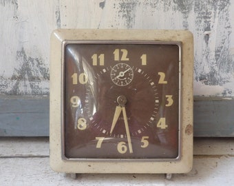 Vintage alarm clock AS IS Westclox Spur Style 1 Cream square metal shabby wind up Runs C16