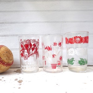3 vintage swanky swig juice glasses  unmatched red tulips  lovebirds flowers G6