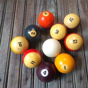 10 Vintage pool billiard balls man cave decor Grp2
