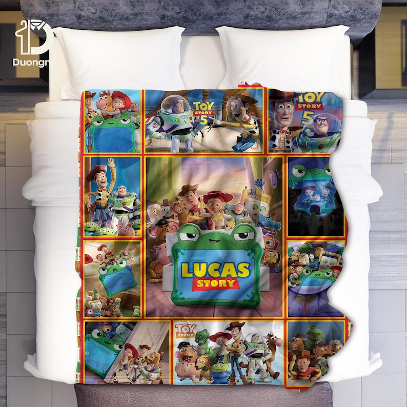 Gepersonaliseerde Toy Story 5-deken, collage met aangepaste naam personage afbeelding 4