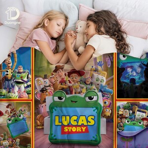 Gepersonaliseerde Toy Story 5-deken, collage met aangepaste naam personage afbeelding 7