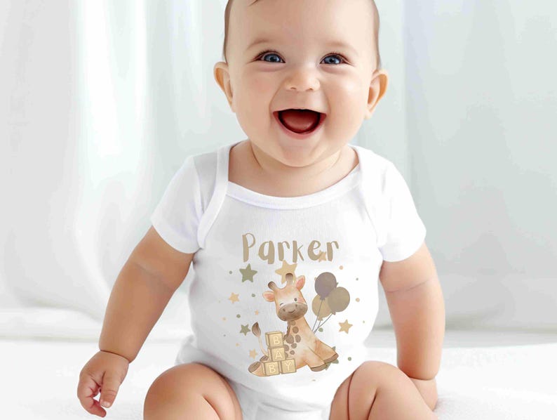 Personalized Giraffe Baby Onesie, Airlume Cotton, Baby Shower Gift immagine 3