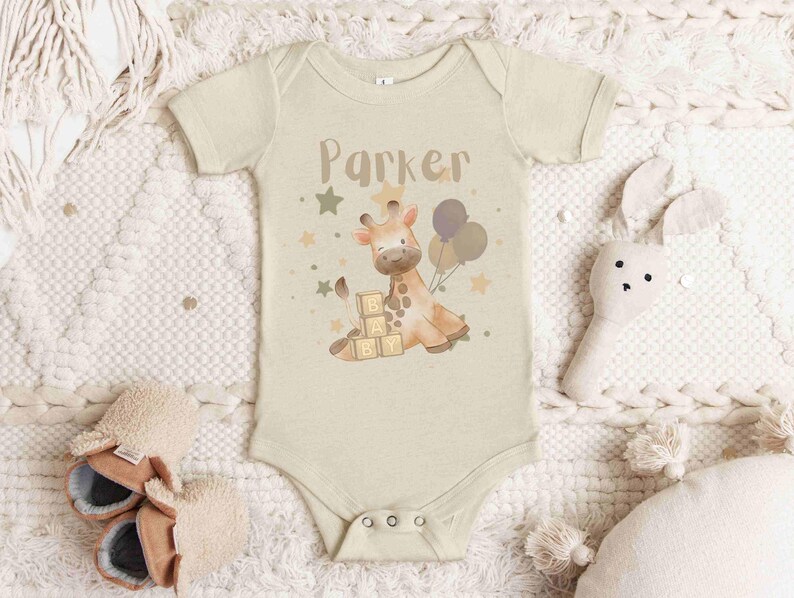 Personalized Giraffe Baby Onesie, Airlume Cotton, Baby Shower Gift Heather Dust