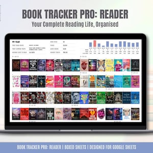 Könnte beinhalten: Ein Laptop-Bildschirm, der einen digitalen Buch-Tracker mit dem Titel "BOOK TRACKER PRO: READER" anzeigt. Die Oberfläche zeigt ein Raster von Buchcovern, einen Fortschrittsbalken und den Text "Your Complete Reading Life, Organised."