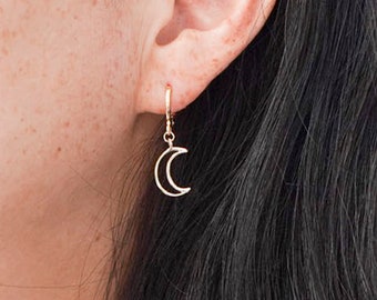 Star Earrings / Celestial Earrings / Moon And Star Earrings / Gold Star Earrings / Dainty Star Earrings / Dainty Gold Earrings / 18k Gold