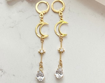 Long Crescent Moon Earrings / North Star Earrings / Gold Celestial Earrings / Moon Earrings / Star Earrings / Moon And Star Dangle Earrings