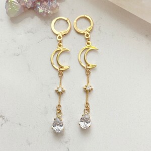 Long Crescent Moon Earrings / North Star Earrings / Gold Celestial Earrings / Moon Earrings / Star Earrings / Moon And Star Dangle Earrings