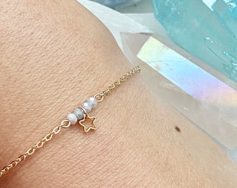 Dainty Beaded Star Bracelet / Gold Star Bracelet / Star Bracelet / Tiny Beaded Star Bracelet / Gold Stacking Bracelet / Star Charm Bracelet