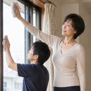 Tall Mother-in-Law Teasing Short Husband, Funny Height Difference Family Comedy, Japanese Home Scene, Digital Image Set, 5 Images