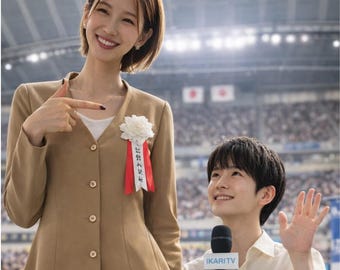 Height Gap Couple-Tall Woman Short Man Stadium Scene | Height Difference Couple