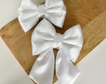Lazo de satén blanco para perro: elegante pajarita para mascotas para bodas y eventos / Accesorio formal para collar de perro hecho a mano / Lazo para perros o gatos en ocasiones especiales