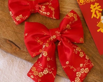 Lazo marinero para perro o gato del Año Nuevo lunar, pajarita para mascota del Año Nuevo chino, lazo de brocado de satén con flores orientales rojas y doradas, lazo para perro con flores de cerezo