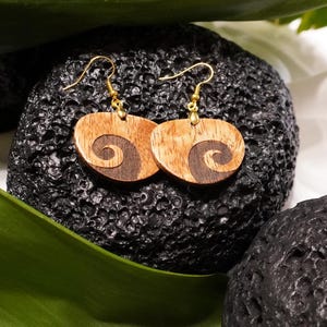 Orecchini in legno NALU Kaua&#39;i Golden Koa