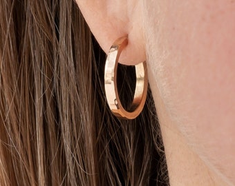 18 x 2mm 18k gold hoop earrings | Handmade hammered solid gold