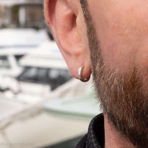 12 x 2 mm gehämmerte Sterlingsilber-Creolen: matt und glänzend