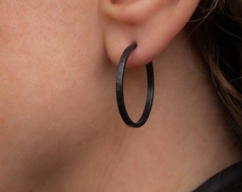 25mm 925 sterling silver hoop earrings, oxidized black | Hammered solid silver | Unique, high quality handmade gift