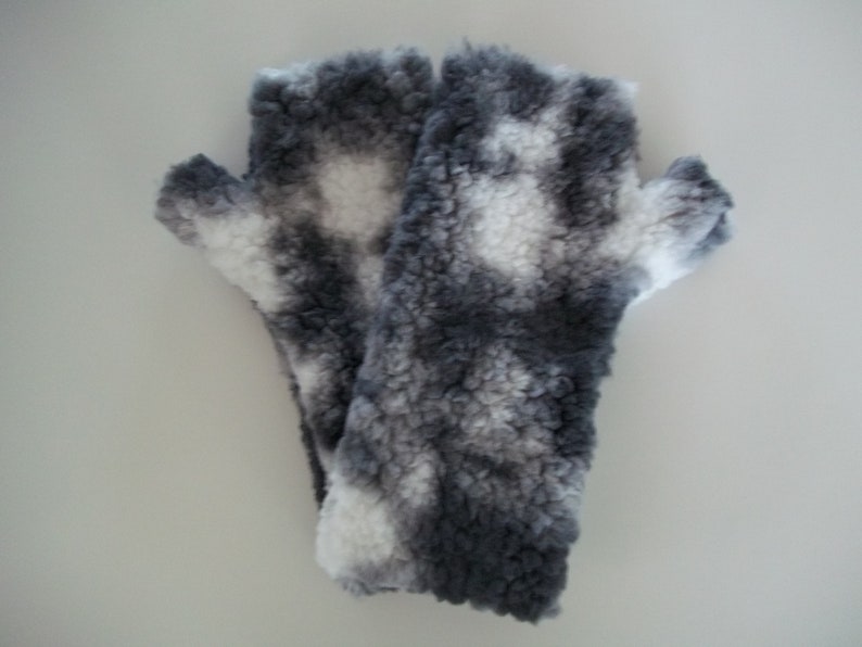 Sherpa Fingerless Gloves, Arm Warmers, Gray and White image 4