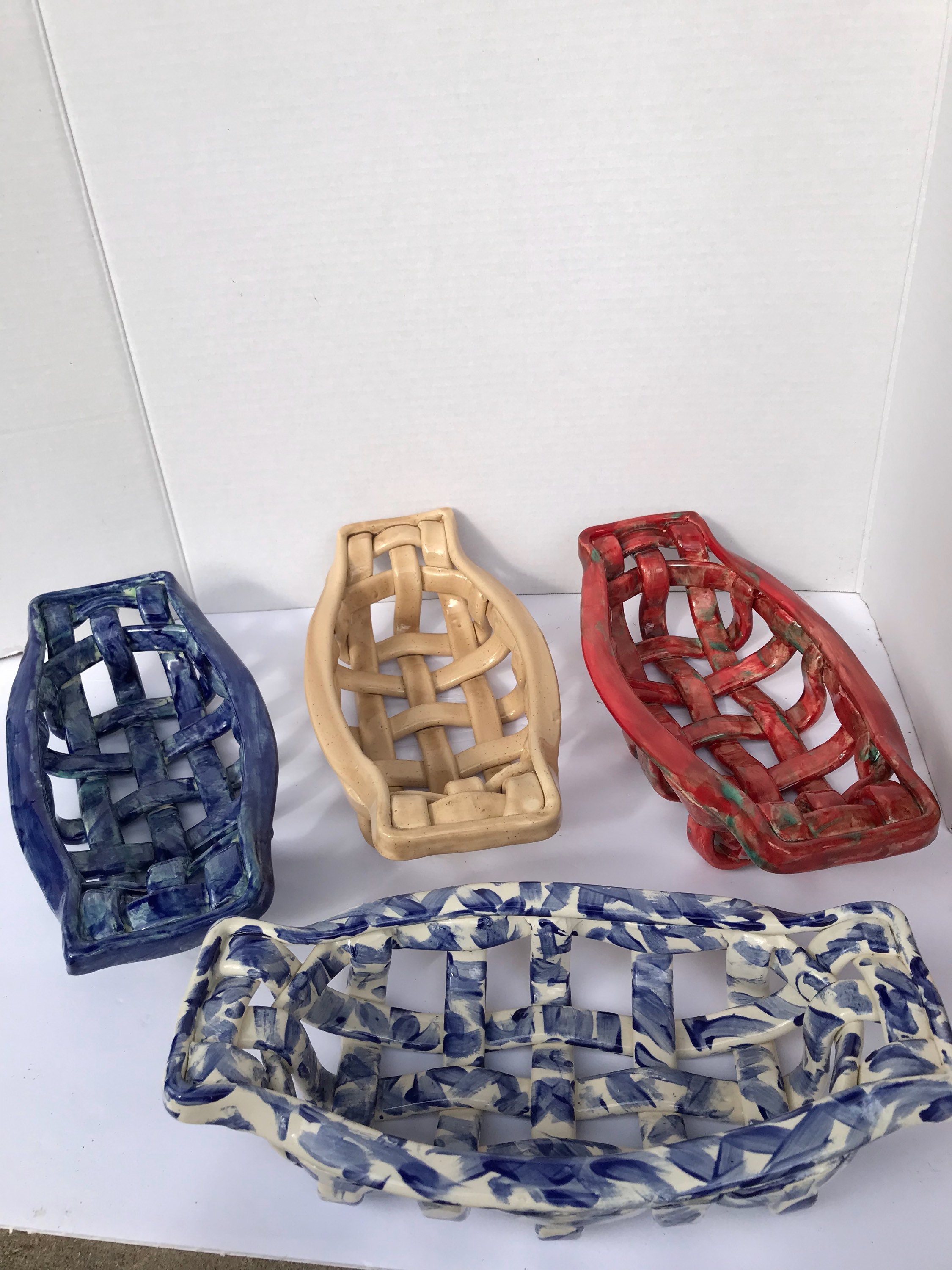 Ceramic bread basket