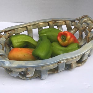 Ceramic bread basket with built in handles image 3