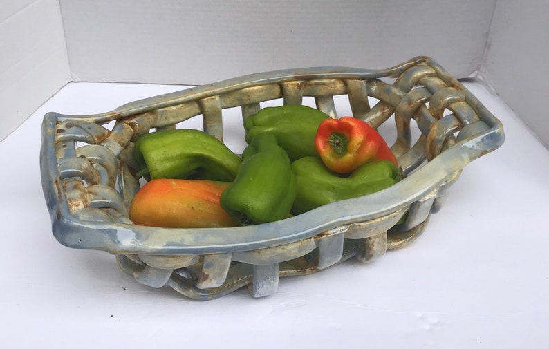 Ceramic bread basket with built in handles image 3