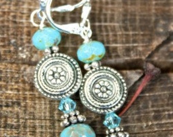 Periwinkle Daisy Earrings