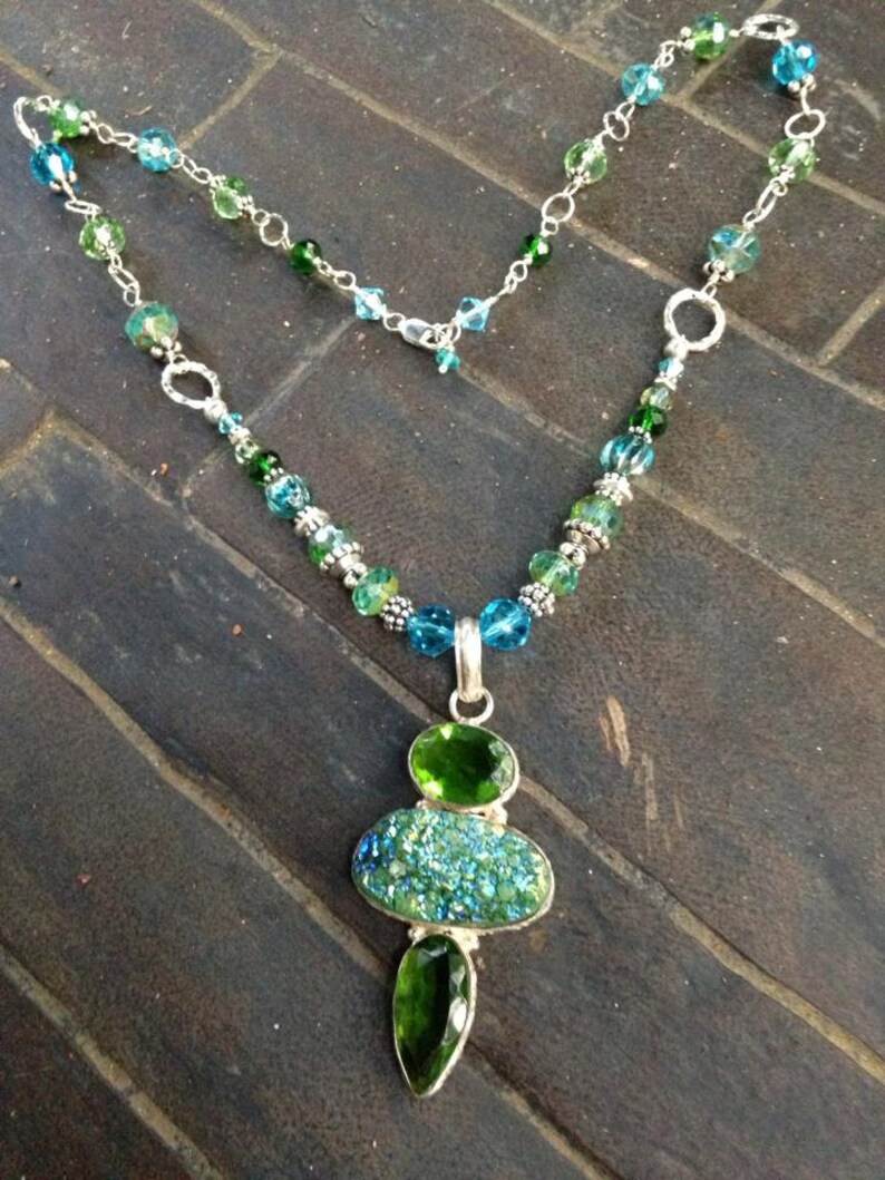 Druzy & Olivine Pendant Necklace Made of Hand Linked - Etsy